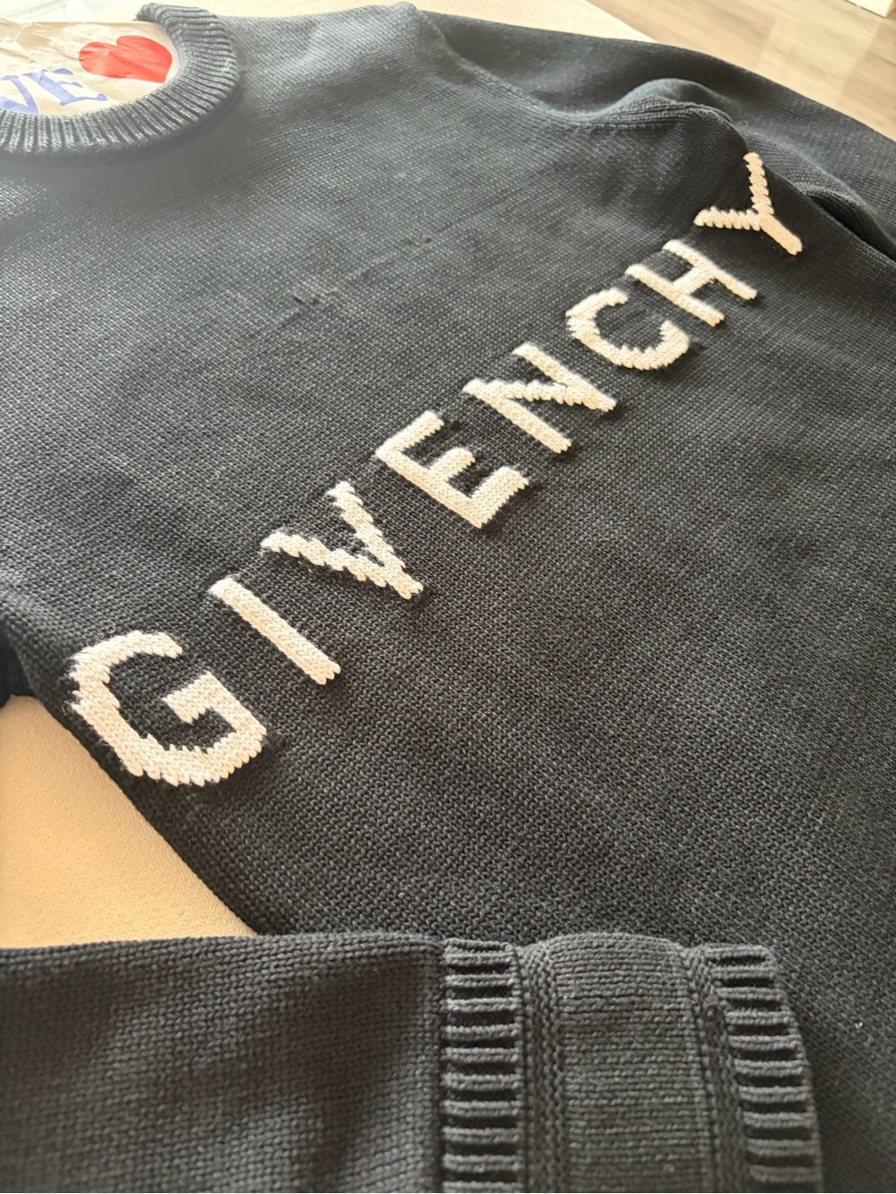 Givenchy Black and White Logo Knit Top - Picture 2 of 4